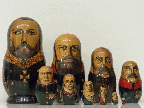 Matrioska Collezione 16 Nesting Doll Collection 16